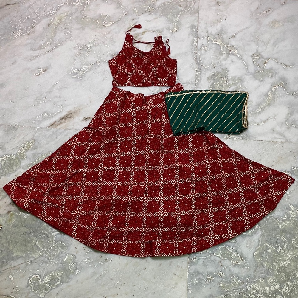 Indian Ethnic Wear - Traditional Chaniya Choli For Navratri - red and green
